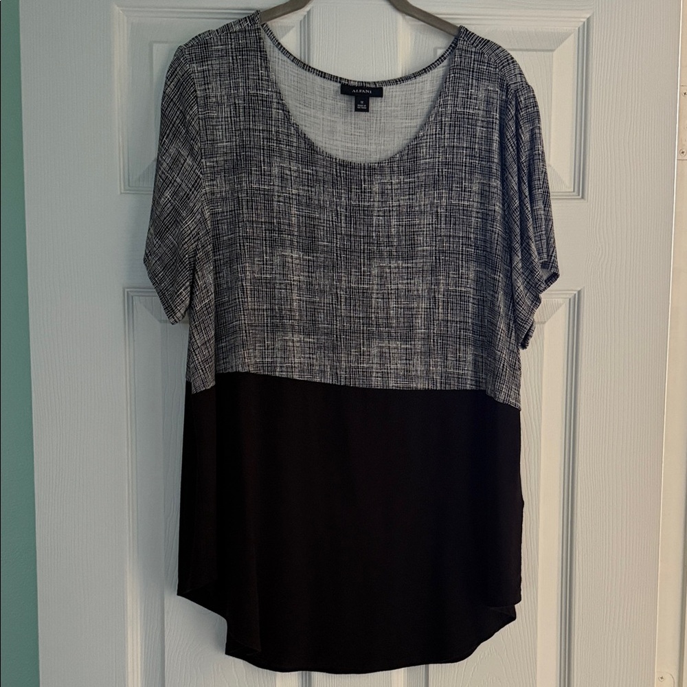 Alfani Black and White Short Sleeve Top